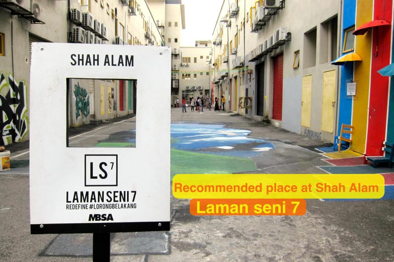שאה אלאם Sinar Rasa Homestay At I-Soho, I-City מראה חיצוני תמונה A signboard of the recommended place at Shah Alam.