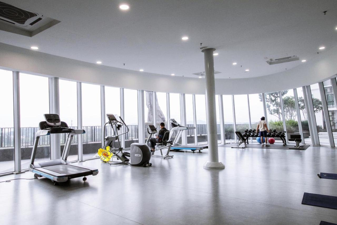 שאה אלאם Sinar Rasa Homestay At I-Soho, I-City מראה חיצוני תמונה The gym at the 101 building