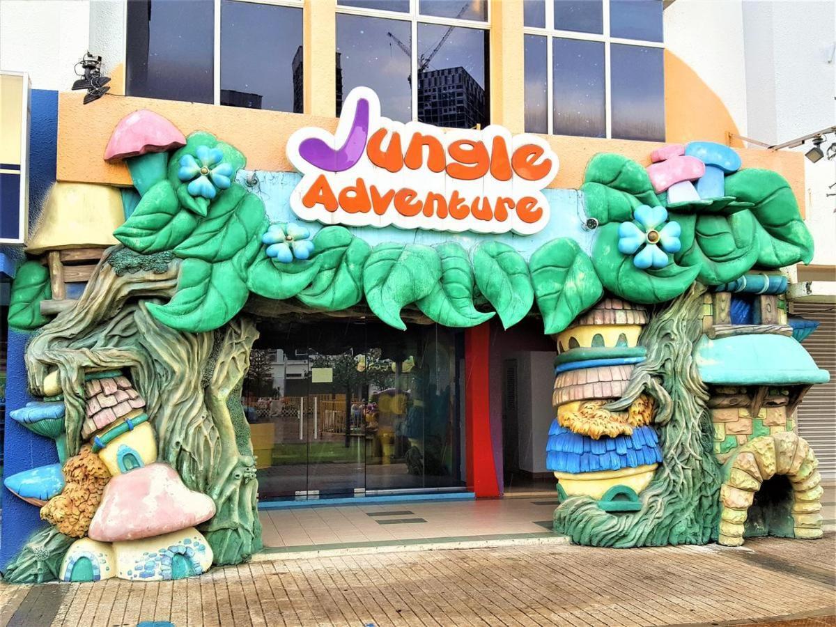 שאה אלאם Sinar Rasa Homestay At I-Soho, I-City מראה חיצוני תמונה Jungle Adventure