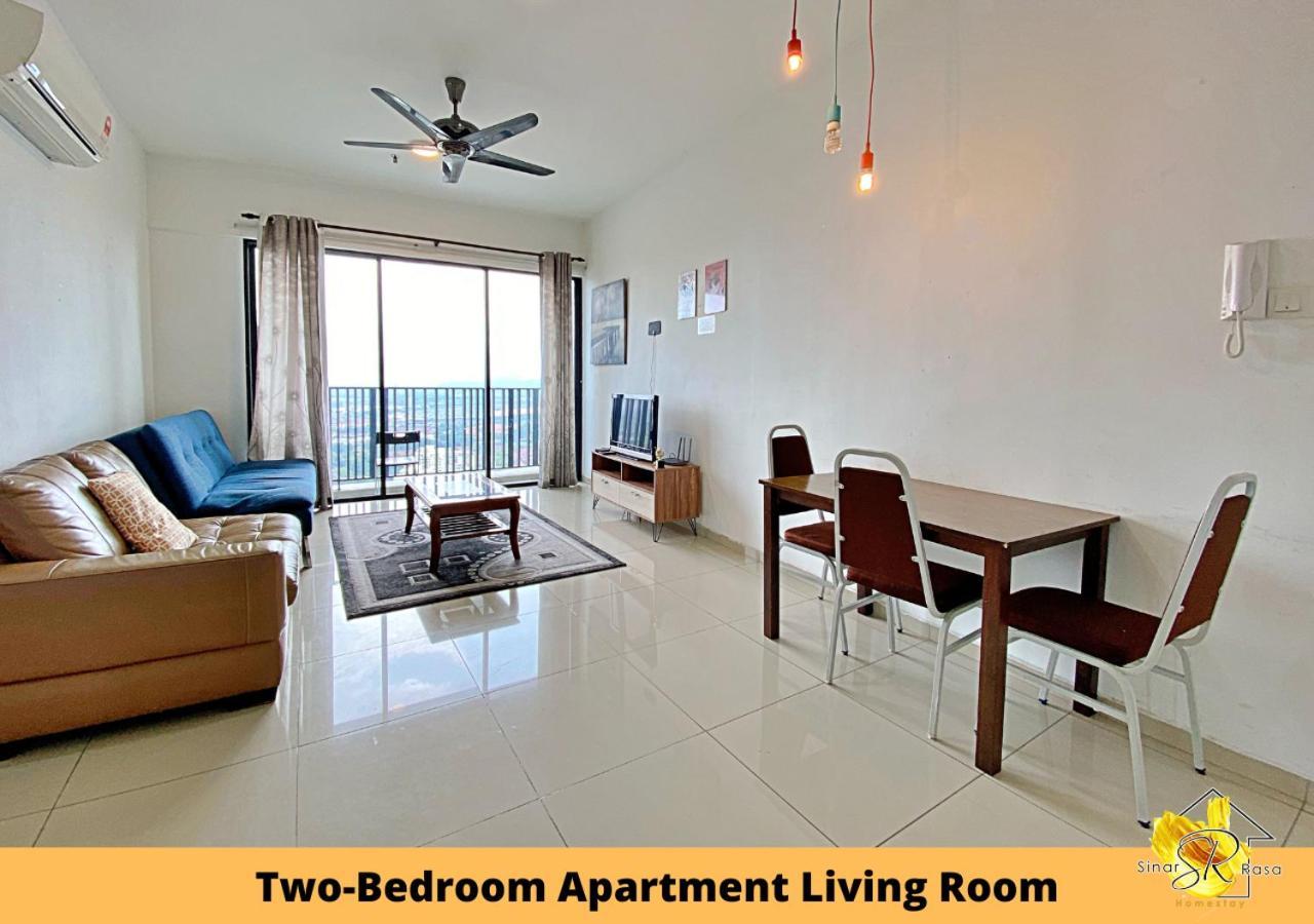 שאה אלאם Sinar Rasa Homestay At I-Soho, I-City חדר תמונה Living Room of a two-bedroom apartment